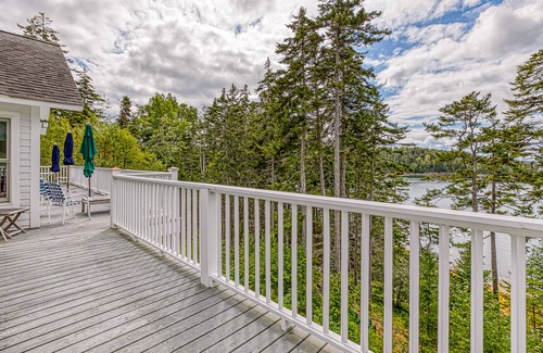 Seal Cove House | Comfortable bayfront home with beautiful views, large deck & on-site tennis