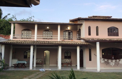 Dias D'Avila House | Comfortable beach house with nearby beach and river to enjoy.