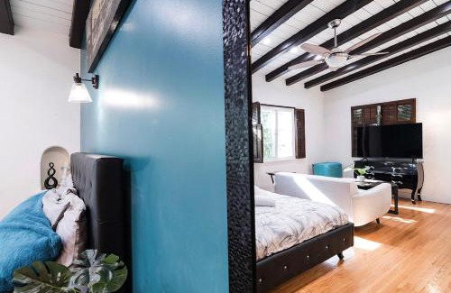 Beverly Hills Apartment | Comfortable Beverly Hills Studio Near Rodeo Drive