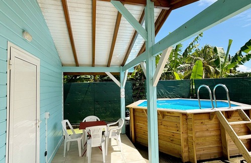Trois-Rivieres House | Comfortable bungalow with pool and jacuzzi
