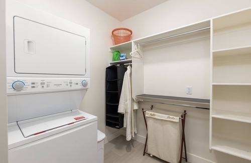 Hurricane House | Comfortable & Central to all the activities