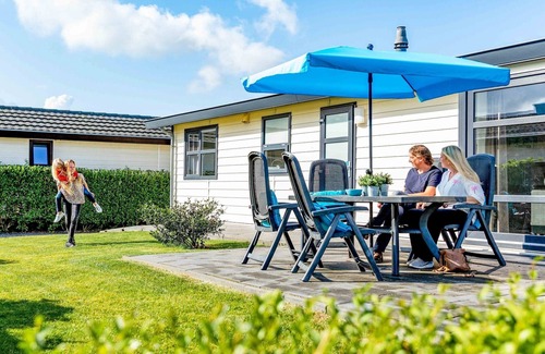 Egmond aan den Hoef Ski Chalet | Comfortable chalet sea at 3.5 km, in Egmond