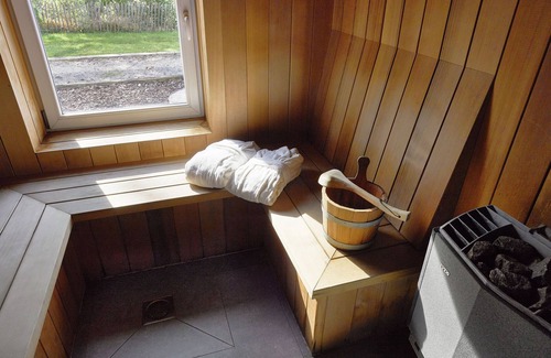 Stoumont House | Comfortable chalet with indoor pool, hammam and sauna near Stoumont