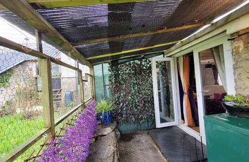 Narberth Cottage | Comfortable character cottage with small garden on smallholding. Pets welcome.