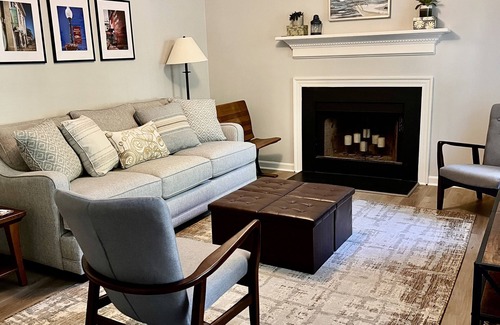 Apex House | Comfortable, Clean, and Convenient to Everything!