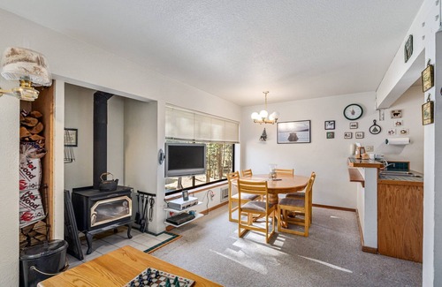 Bear Valley House | Comfortable Condo - Pets Allowed - TM#18 by Bear Valley Vacation Rentals