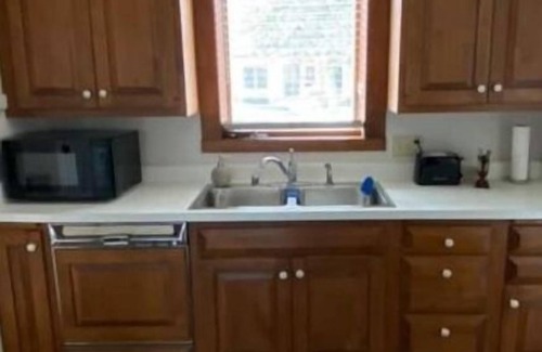 Manitowoc House | Comfortable Convenient Relaxing