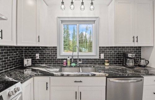 Deltana House | Comfortable Cottage with hot tub in Delta Junction, AK