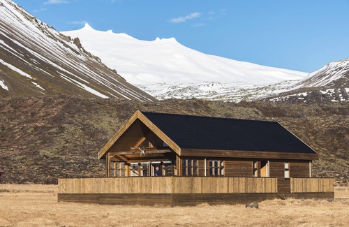 Arnarstapi House | Comfortable cottage getaway near Snæfellsjökull national park
