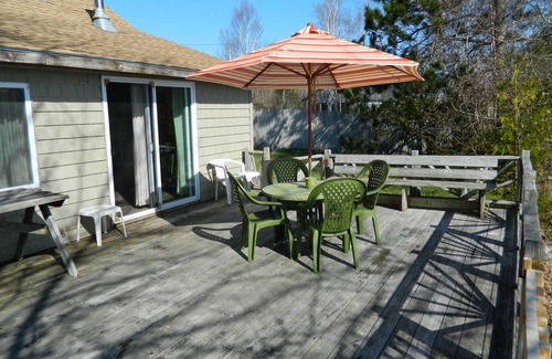 Franklin Cottage | Comfortable Cottage Located Directly On The Water With Large Wrap Around Deck