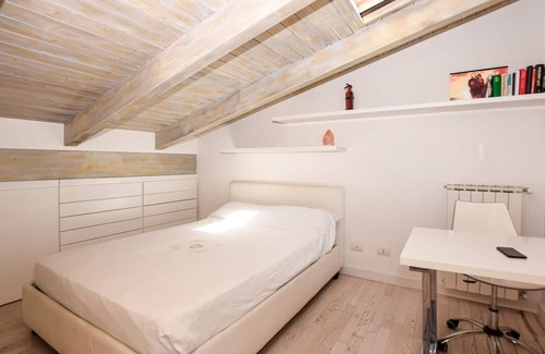 Ostia Antica House | Comfortable cottage with outdoor jacuzzi.