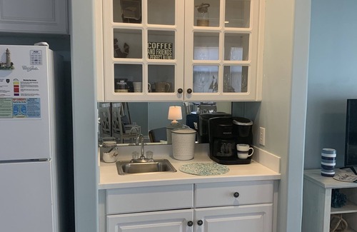 Emerald Isle Condo | Comfortable & Cozy Ocean View & Sound View Condo. Enjoy Island Life! 😎