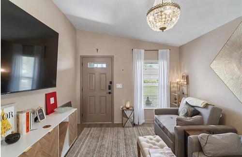 Brooksville House | Comfortable Executive Villa