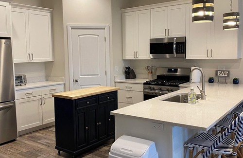 Hurricane House | Comfortable Extended-Stay Home. Near Sand Hollow & Zion – Great Views!