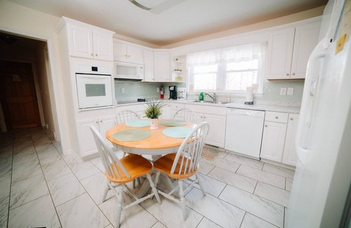 Dublin Cabin | Comfortable Family Getaway/Waterfront Claytor Lake 4BS8 - Lake House
