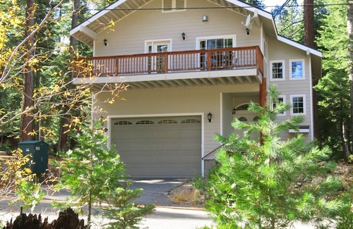 Tahoma Ski Chalet | Comfortable Family Home, Walk to Lake, Beach and Pier