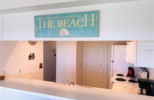 Whitney Beach Condo | Comfortable family-friendly condo close to everything on Anna Maria.