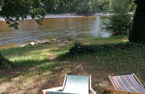 Calviac-en-Perigord Ski Chalet | Comfortable family chalet 10 metres from the Dordogne river