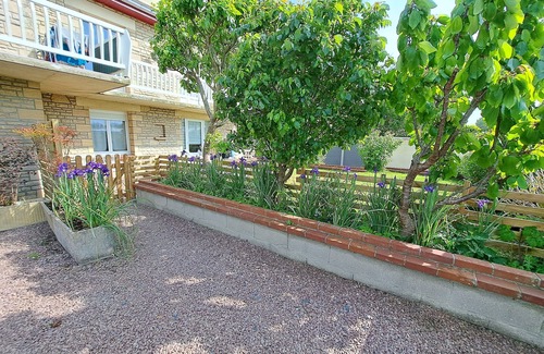 Coeur de Nacre Apartment | Comfortable apartment in villa with garden, 350 m from the beach/shops