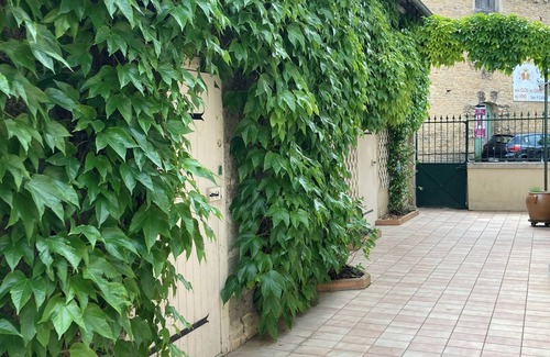 Savigny-les-Beaune Apartment | Comfortable apartment in the heart of a wine village, facing the château