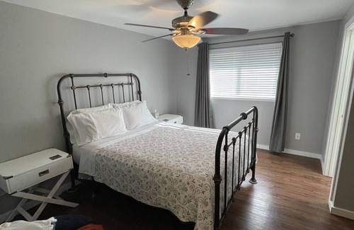 Oak Harbor House | Comfortable full furnished home with patio and backyard.