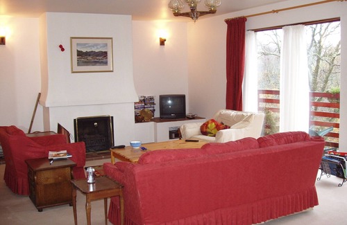 The Hebrides House | Comfortable Split Level 4 Bedroom House With Lovely Sea Views Out To Skye
