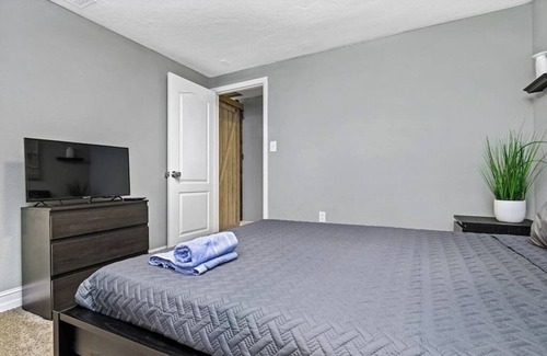 Safety Harbor House | Comfortable Guest Suite in Clearwater (GH2)