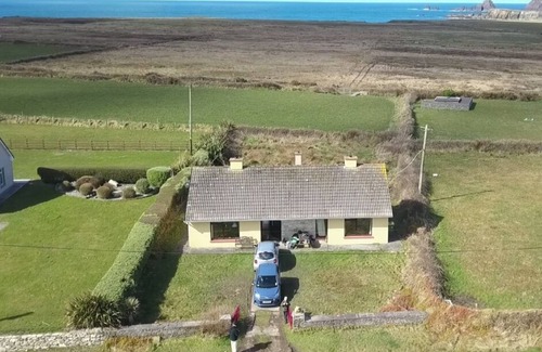 Ballyferriter House | Comfortable holiday home on the beautiful Slea-Head-Drive/ WILD ATLANTIC WAY