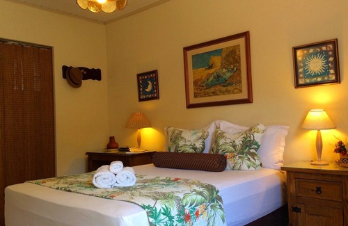 Mangueira House | Comfortable Home in Gated Community BBQ Pool and Large Green Area.
