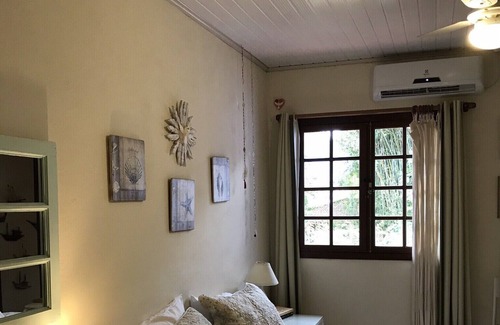Mangueira House | Comfortable Home in Gated Community BBQ Pool and Large Green Area.