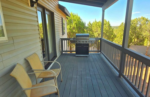 Linden House | Comfortable home in the country just outside of Show Low. Space to park trailer.