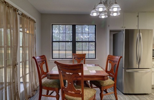 Ranger House | Comfortable home near Carter's Lake- Secluded and inviting!