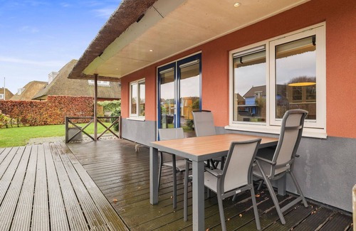 Midlaren House | Comfortable house on the water, in a holiday park