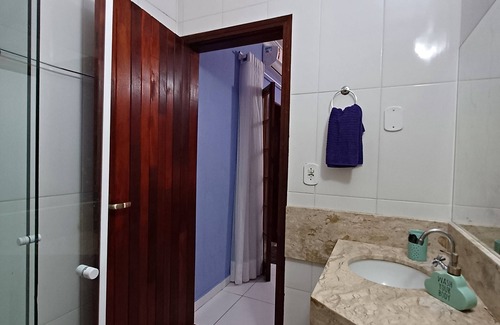 Pontal Apartment | Comfortable Lilac Suite with AC, TV, Wi-Fi 300m from Paraty Historic Center