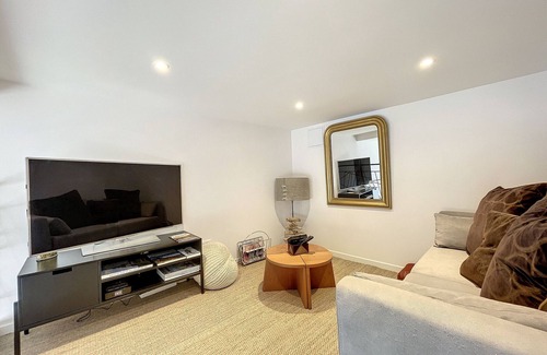 Saugues House | Comfortable lodging in Saugues for hikers, 3 spacious rooms with en-suite bathroom