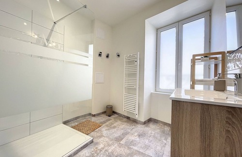 Saugues House | Comfortable lodging in Saugues for hikers, 3 spacious rooms with en-suite bathroom