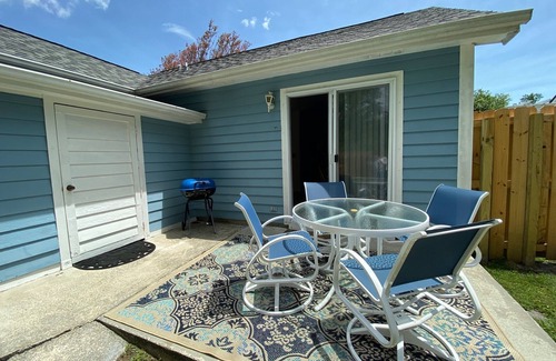 Wilmington House | Comfortable Midtown Cottage in Quiet Neighborhood