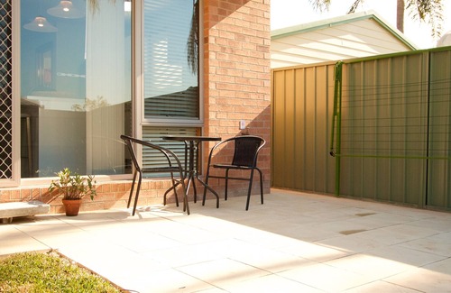 Shortland House | Comfortable Modern Townhouse 4