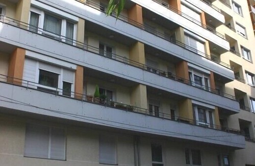 Ujlipotvaros Apartment | Comfortable new apartment with underground parking and free WiFi