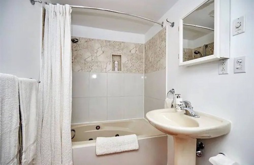 Welland House | Comfortable Private Room for 2.