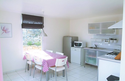 Lodeve House | Comfortable, quiet cottage, magnificent view, a few min. from Salagou Lake
