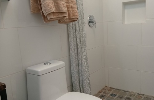 Chapalita Apartment | Comfortable room in Colonia Chapalita with garage inside the property
