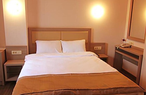 Centar Hotel | Comfortable Room | Walkable Stay Near Macedonia Square with Free Breakfast