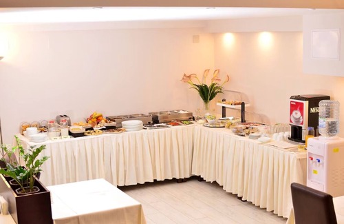 Centar House | Comfortable Room with Free Breakfast | Just Minutes from Skopje Fortress