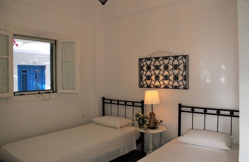 Apollonia House | Comfortable seaside house 20 meters from the beach