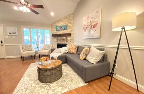 Barker House | Comfortable Sleep 08 - Furnished Family Home with Spacious Backyard & Swing