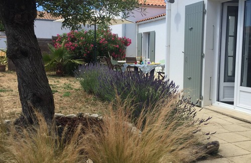 Rivedoux-Plage House | Comfortable south-facing house with fully enclosed garden sleeps 6