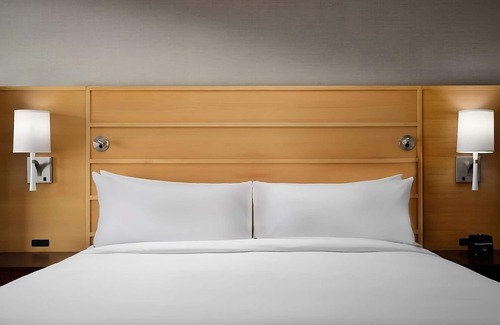 South Redondo Hotel | Comfortable, Spacious & Pet-Friendly! Balcony Close to South Bay Ocean!