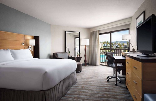 South Redondo Hotel | Comfortable, Spacious & Pet-Friendly! Balcony Close to South Bay Ocean!