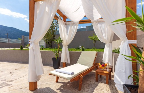 Omis Villa | Comfortable, spacious, private accommodation for all groups.